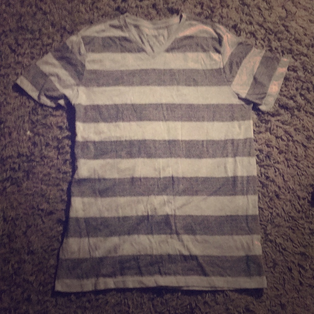 Stripped T-shirt, v-neck